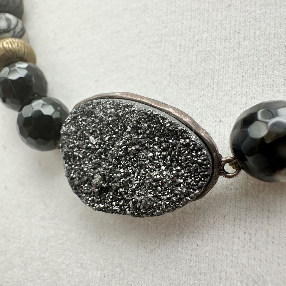 Vintage 80s Natural Stone Druzy Agate Beaded Necklace Faceted Gray Black Jewelry - Picture 5 of 8